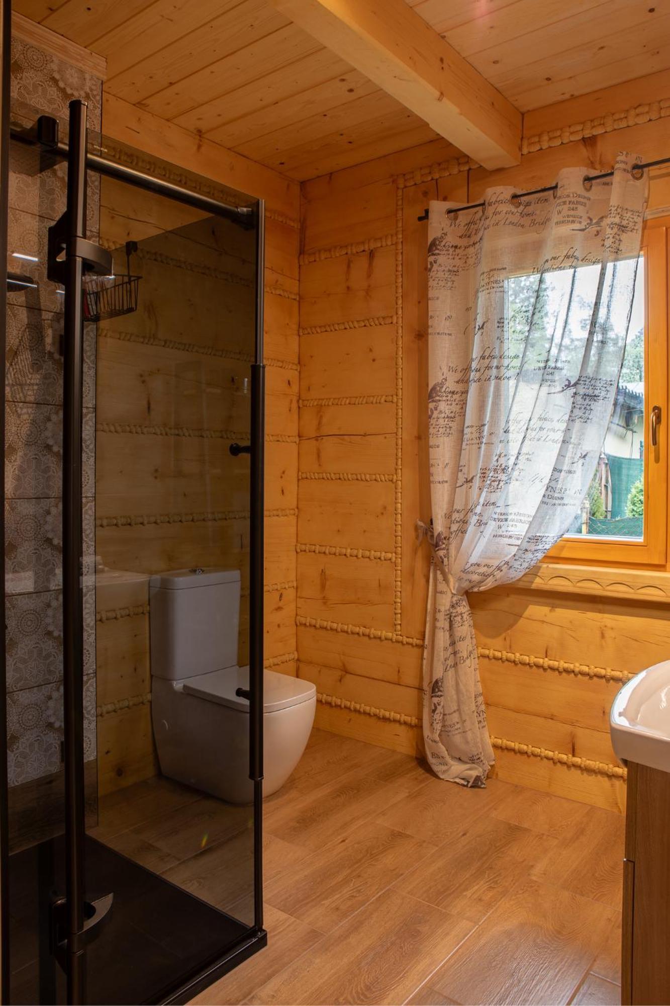 Czarny Kot Z Kominkiem I Sauna Chalet *